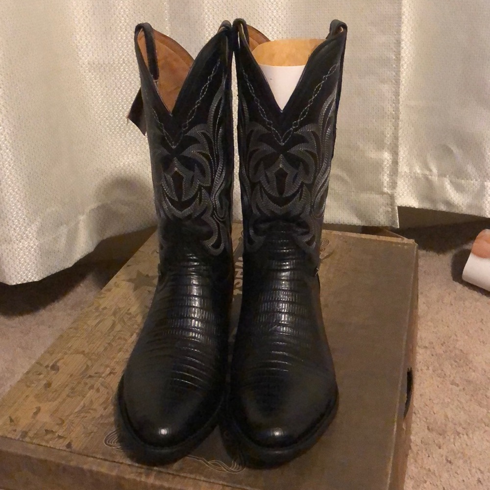 Black western boots